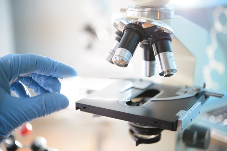Imunohistochimia (IHC) și biologia moleculară în medicina oncologică de precizie