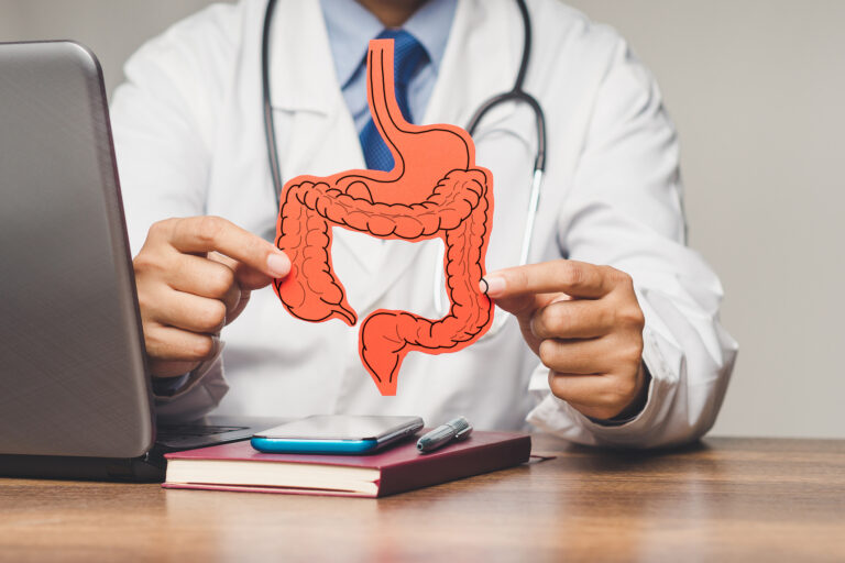 Bolile inflamatorii intestinale (BII) – Boala Crohn și colita ulcerativă: de la simptome, la tratament